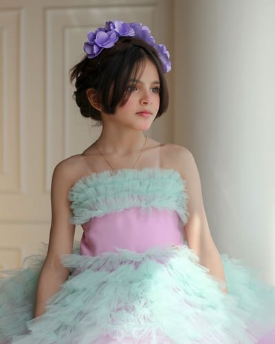 فستان تفاحي ممزوج مع لون الموف