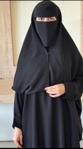 عباية 2×1 مع نقاب هدية ( كم أضيق )