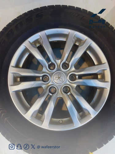 طقم جنوط باجيرو عدد 5 مقاس 18 مع الكفرات