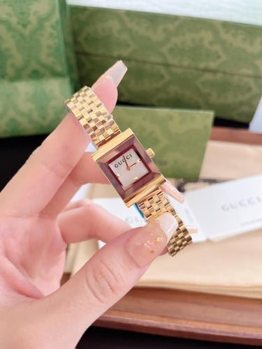 ساعات نسائيه