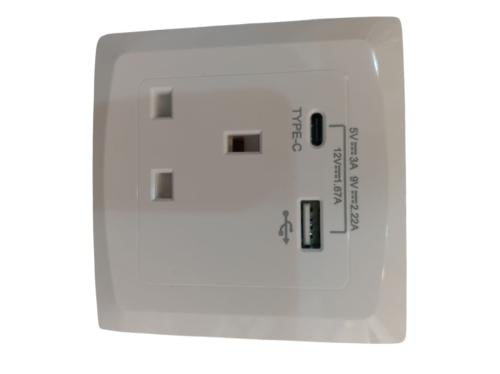 مفتاح فيش 13 امبير مقاس ابيض TYPE-C USB مقاس 7*7