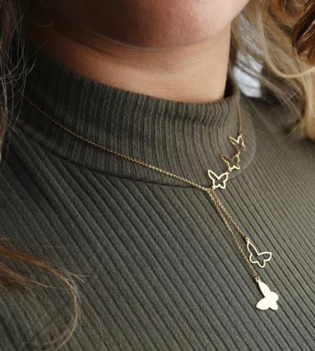 عقد الفراشات