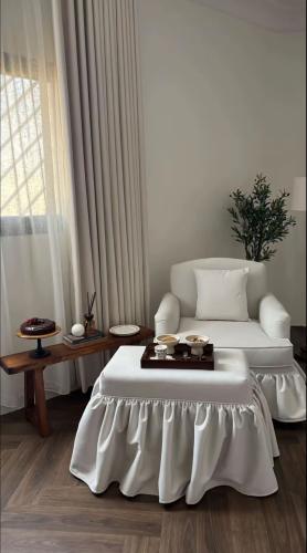 كرسي ملكي مع بوف فكتوري