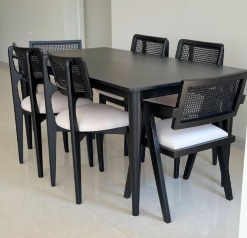 طاولات طعام مع 6 كرسي