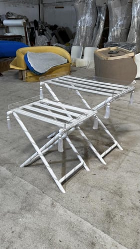 طقم طاولتين مخمل بنظام ايطالي مع الاكريلك باللون ح...