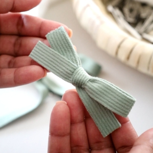 The tied strip bow nights MINI single