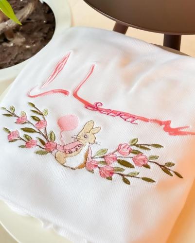 بطانيه مطرزه بتصميم (أرنب)