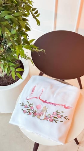 بطانيه مطرزه بتصميم (أرنب)