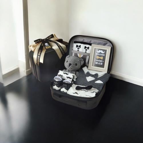 طقم هدايا مواليد أولاد – فخامة ونعومة في حقيبة واح...