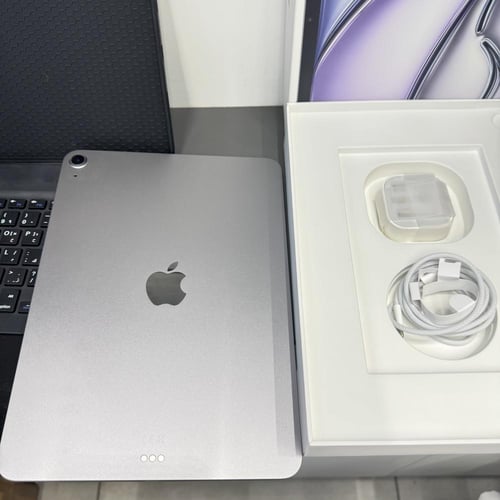 ايباد اير 11 انش 128GB معالج M3 مستخدم نسبة البطار...