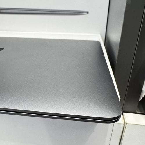 ماك بوك اير M1 256GB رام 8 مستخدم نظيف نسبة البطار...