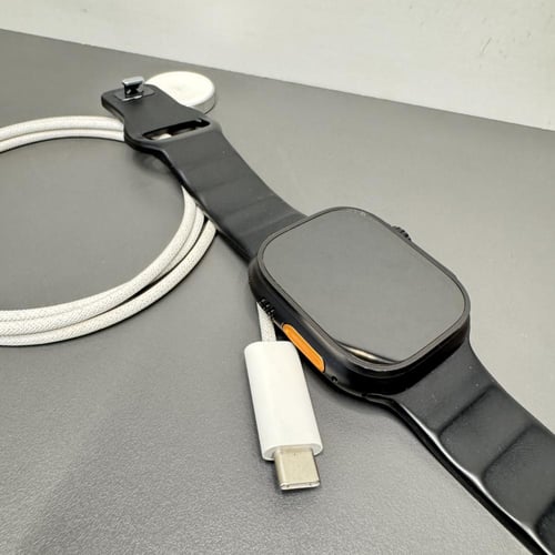 ساعة ابل التر 2 اسود مستخدم نظيف نسبة البطارية 99%