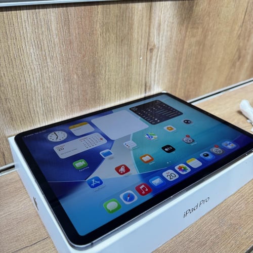 ايباد 11 برو 2020 سعه 256GB نسبة البطارية 85% شريح...