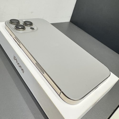 ايفون 16 برو ماكس 256GB مستخدم نظيف نسبة البطارية...
