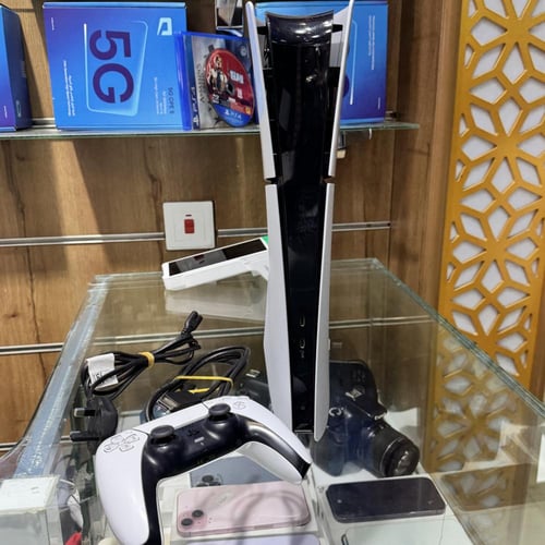 سوني 5 سلم ديجيتال سعه 1 تيرا مستعمل مع يد واسلاكه