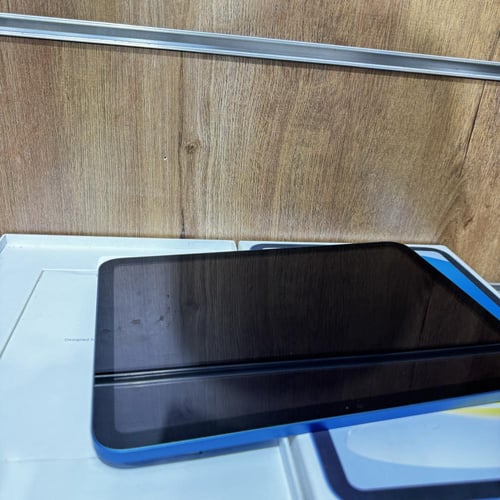 ايباد 10 سعة 64GB مستعمل نسبة البطارية 100%