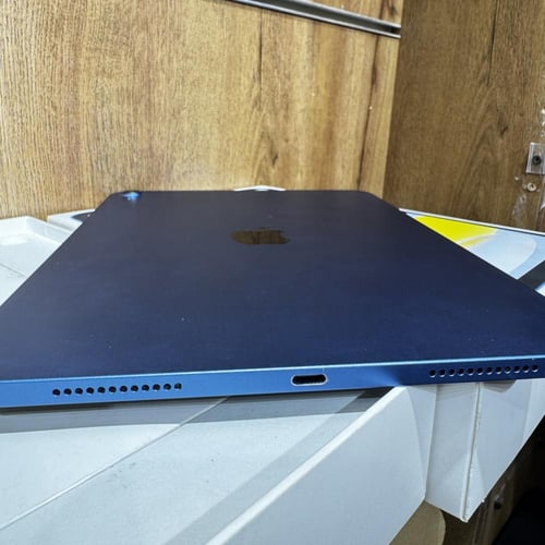 ايباد 10 سعة 64GB مستعمل نسبة البطارية 100%