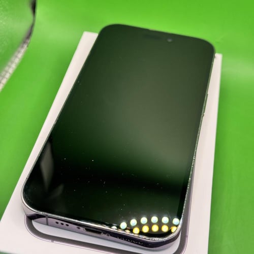 ايفون 14 برو سعه 256GB مستعمل نسبة البطارية 75% عل...