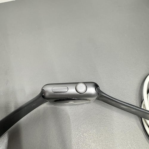 ساعه ابل الاصدار 3 مقاس 42mm مستخدم نسبة البطارية...
