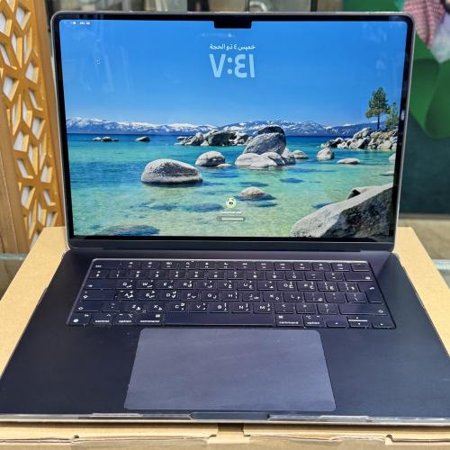 MacBook Air M2 laptop 15-inch size 512 storage 8 RAM used clean battery percentage 90%