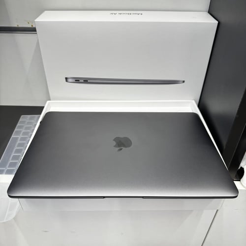 ماك بوك اير M1 256GB رام 8 مستخدم نظيف نسبة البطار...