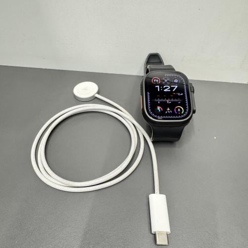 ساعة ابل التر 2 اسود مستخدم نظيف نسبة البطارية 99%