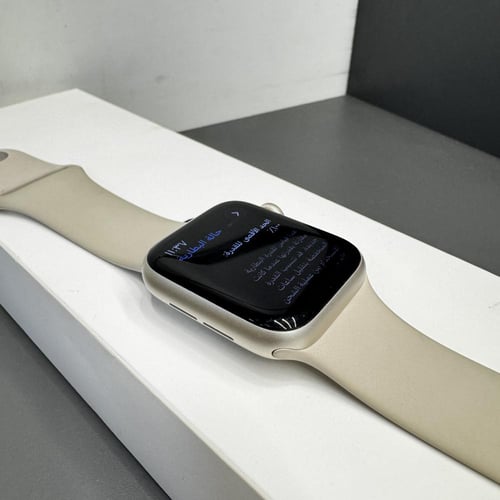 ساعة ابل SE2 مقاس 40mm مستخدم نسبة البطارية 100% ع...