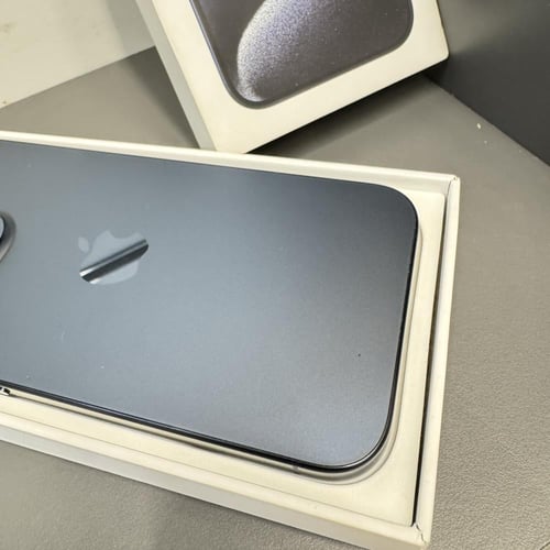 ايفون 15 برو 256GB مستخدم نسبة البطارية 83%