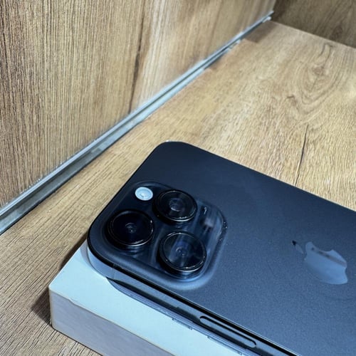 ايفون 16 برو ماكس اسود 256GB مستعمل نسبة البطارية...