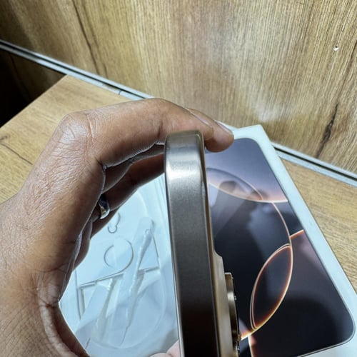 ايفون 16 برو ماكس 256GB مستعمل نسبة البطارية 91%