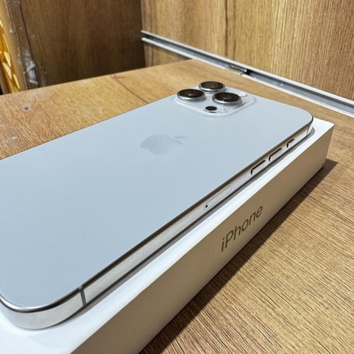 ايفون 16 برو ماكس سعة 256GB مستعمل نسبة البطارية 1...