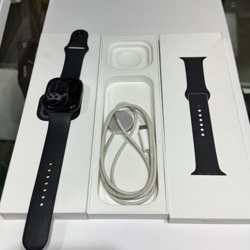 ساعة ابل الاصدار 10 مقاس 46mm مستعملة نسبة البطارية 91%