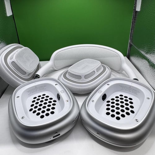 سماعة ابل ماكس الاصدار الاول لون ابيض مستعملة