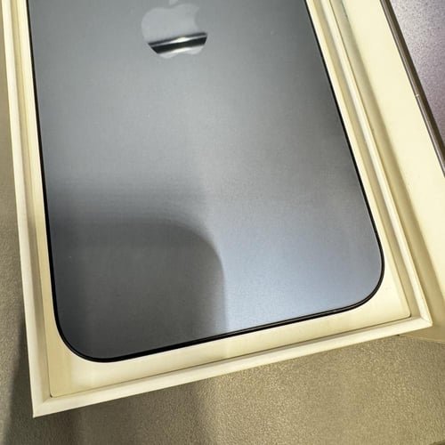 ايفون 15 برو ماكس 256GB نسبة البطارية 85%