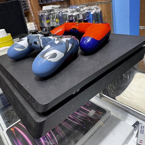 سوني 4 سلم سعه 1t مستعمل مع يدين