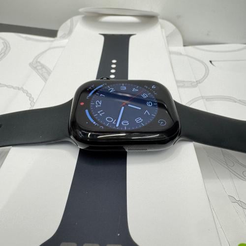 ساعة ابل الاصدار 10 مقاس 46mm مستخدم نسبة البطارية...