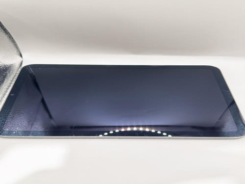 ايباد مني 6 سعه 256GB مستعمل نسبة البطارية 84% الج...