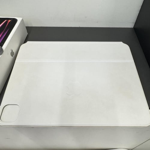 ايباد بور 11 ذاكرة 128GB مستخدم مع قلم وكيبورد اصل...