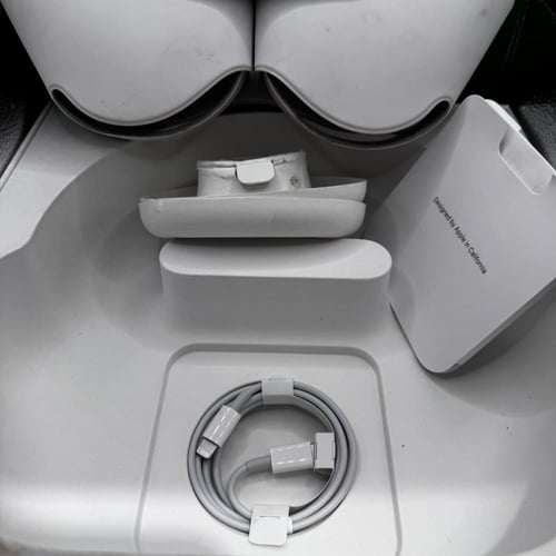 سماعة ابل ماكس الاصدار الاول لون ابيض مستعملة