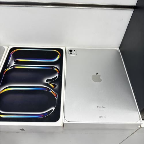 ايباد برو 11 معالج M4 سعة 256GB مستخدم نظيف نسبة ا...