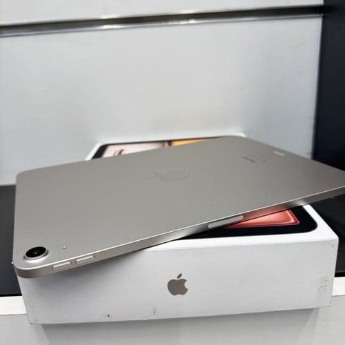 ايباد اير 6 معالج M2 سعه 256GB مستخدم نظيف نسبةً ا...