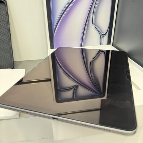 ايباد اير 11 انش 128GB معالج M3 مستخدم نسبة البطار...
