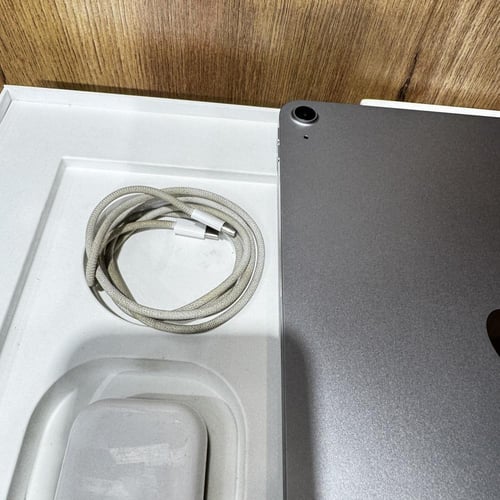 ايباد اير 6 معالج M3 سنة 2025 مستعمل نسبة البطارية...