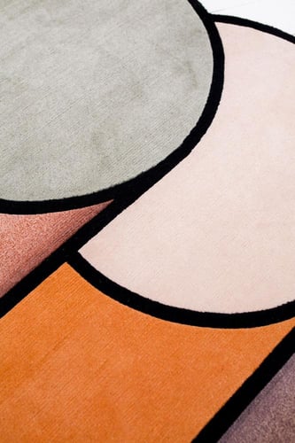 سجاد الألوان المتداخلة