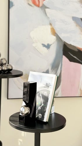 حامل كتب زجاجي