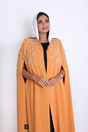 عباية سُندس– لمسة فاخرة من الحرير
