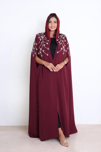 عباية سيرين– لمسة فخمة بانسيابية حريرية