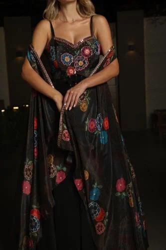 Embroidered Floral Lehenga Pant Set طقم بنطال "لين...