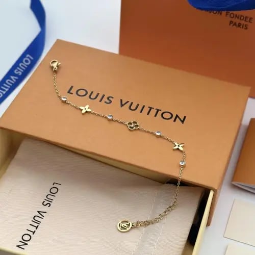 اسواره لويس فيتون مع الملحقات