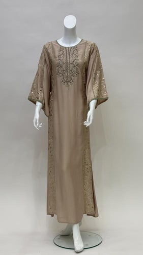 جلابية نسائي طويلة مطرزة وأكمام مطرزة DC381